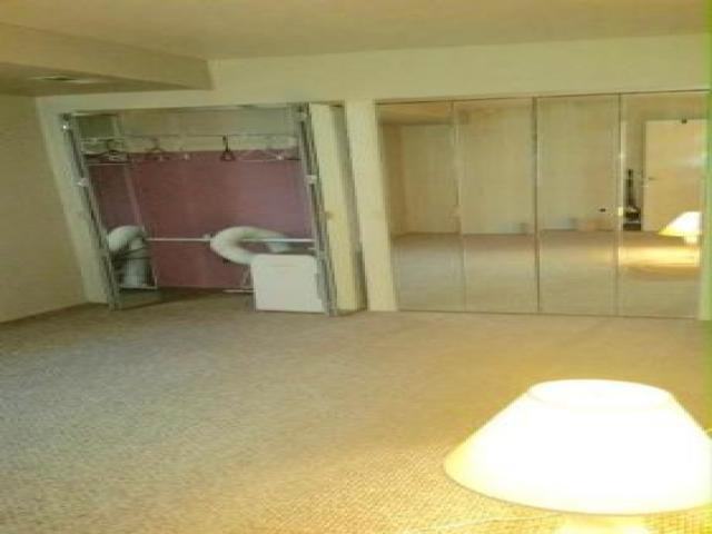 48 Longdale St - Photo 3 of 5