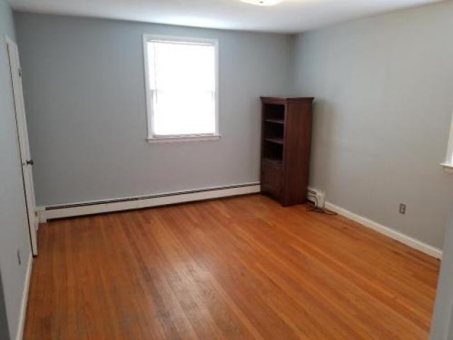 24 Clinton St - Photo 2 of 4