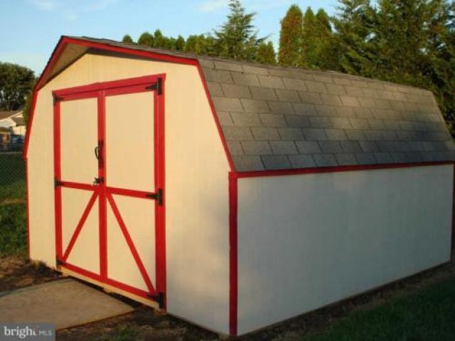 111 Downes Dr - Photo 2 of 6