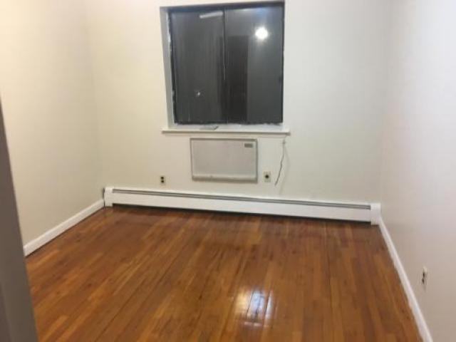 1459 Hicks St - Photo 3 of 3