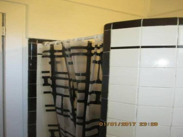 2206 Irwin St - Photo 3 of 6