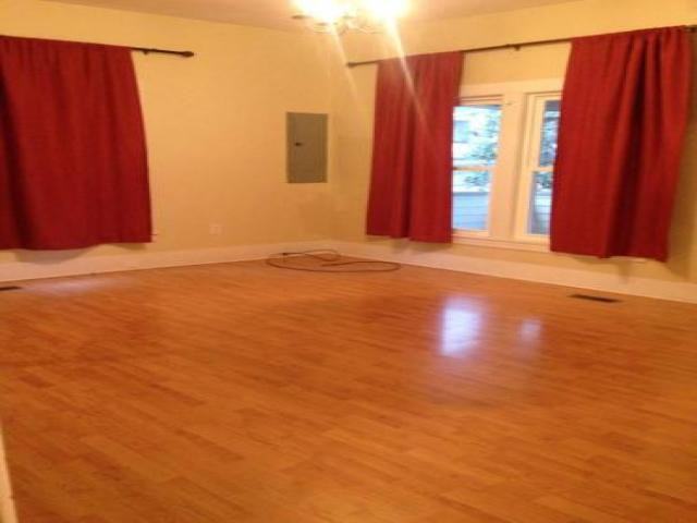 325 N Wilson Ave - Photo 3 of 6