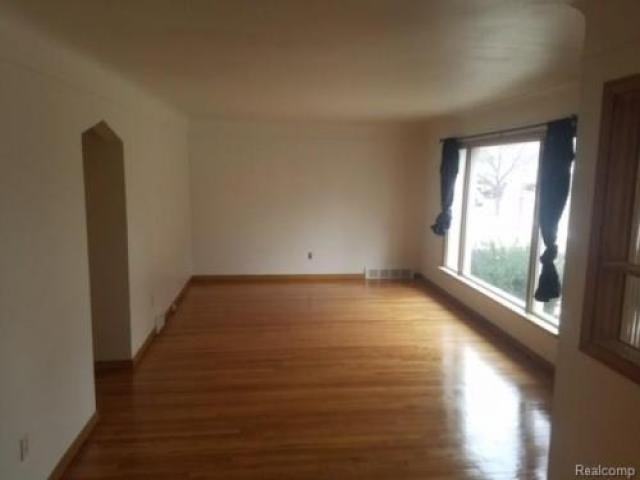 11395 Centralia - Photo 3 of 6