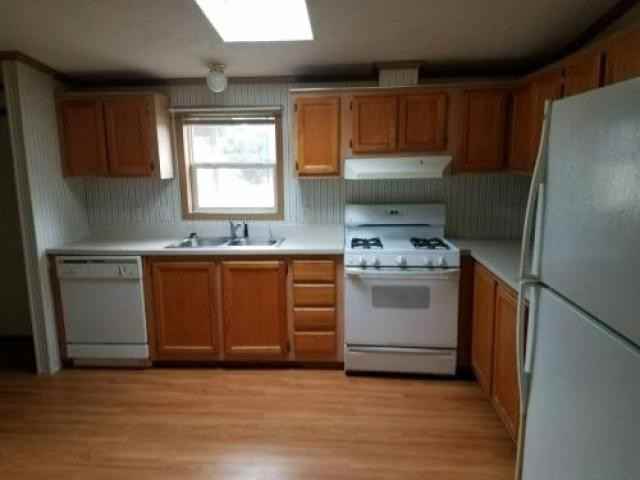 241 E 700 S - Photo 3 of 6