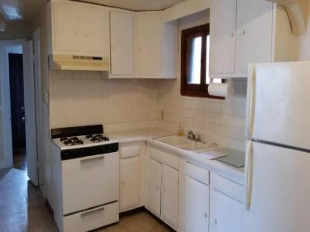 657 Englewood Ave - Photo 2 of 4