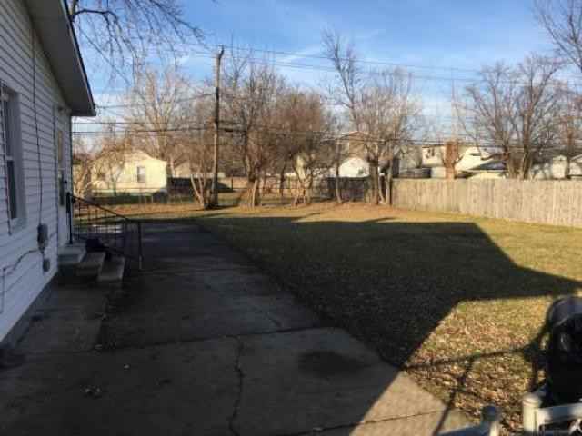 8439 Paige Ave - Photo 2 of 6