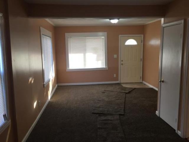 8439 Paige Ave - Photo 3 of 6