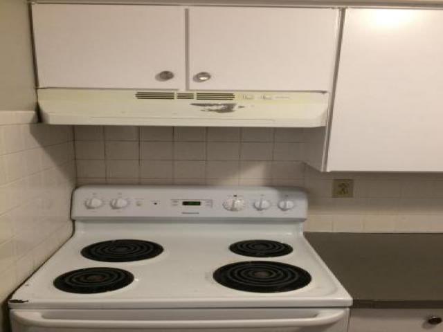 366 Rockwood Dr - Photo 3 of 6