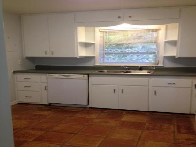 3641 Jacinto Ct - Photo 2 of 6