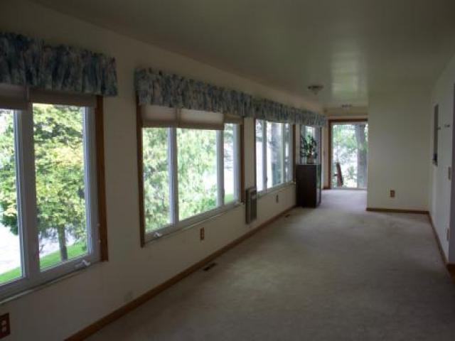 2614 Saturn Dr - Photo 3 of 6