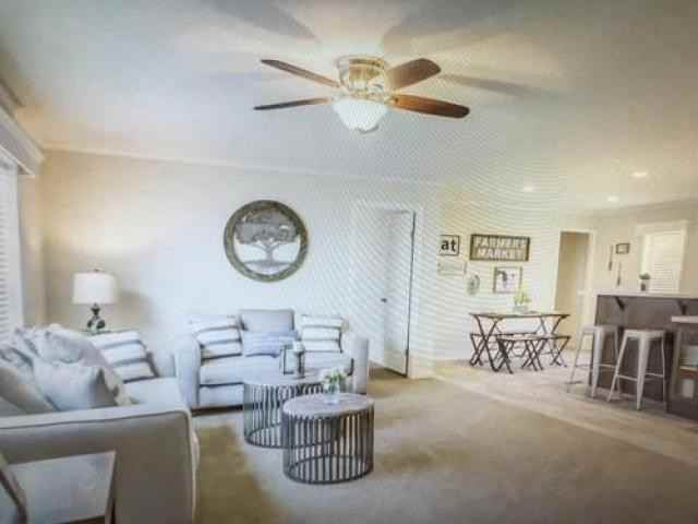 1861 Forestview - Photo 2 of 6