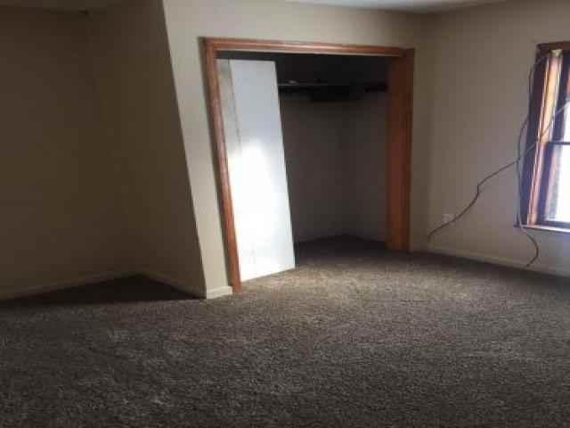 709 S Emma St - Photo 2 of 6