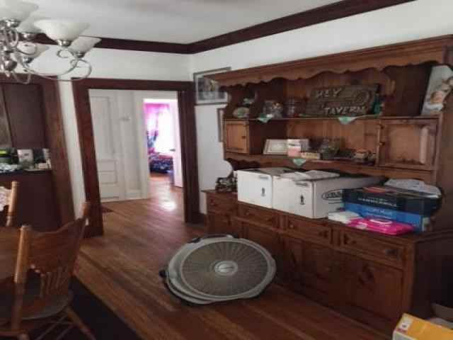 424 King St - Photo 3 of 6