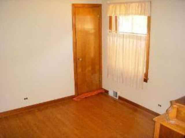 5905 N Nagle Ave - Photo 2 of 6