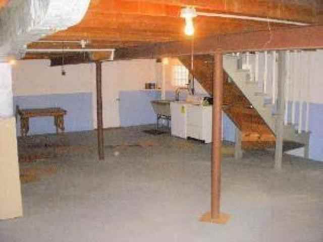 5905 N Nagle Ave - Photo 3 of 6