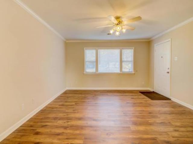 9518 Trefore Ave - Photo 2 of 6