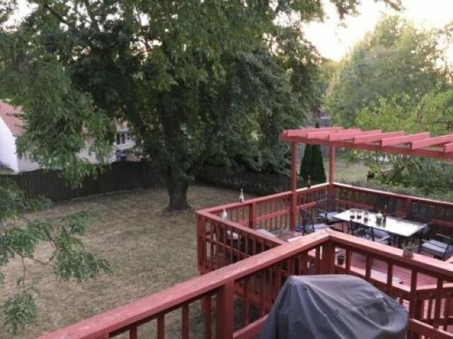 30W081 Elmwood Ct - Photo 2 of 4