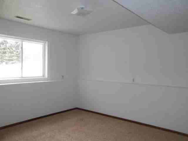 7537 Banning Way - Photo 3 of 6