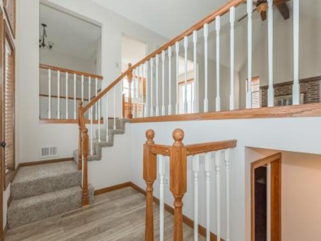 8600 N Pomona Ave - Photo 2 of 6