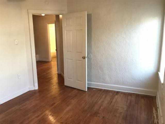 1216 N Blackwelder Ave - Photo 2 of 6