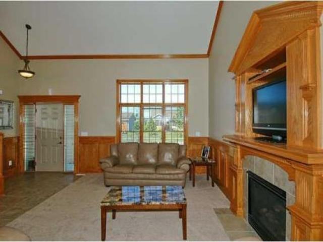 1813 3rd Ave SE - Photo 3 of 6