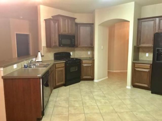 2505 Slalom Dr - Photo 3 of 6