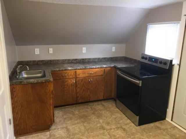 215 2nd Ave NE - Photo 2 of 6