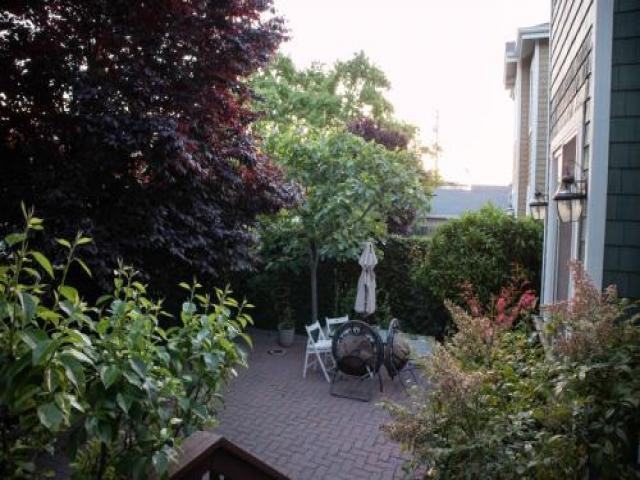 228 Spring St - Photo 2 of 4