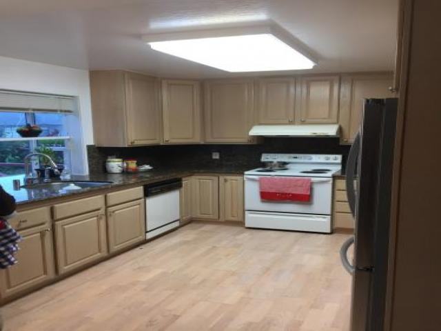 1400 Swordfish St - Photo 2 of 6