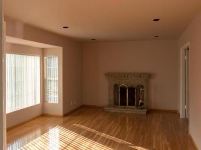 1039 Eilinita Ave - Photo 2 of 6