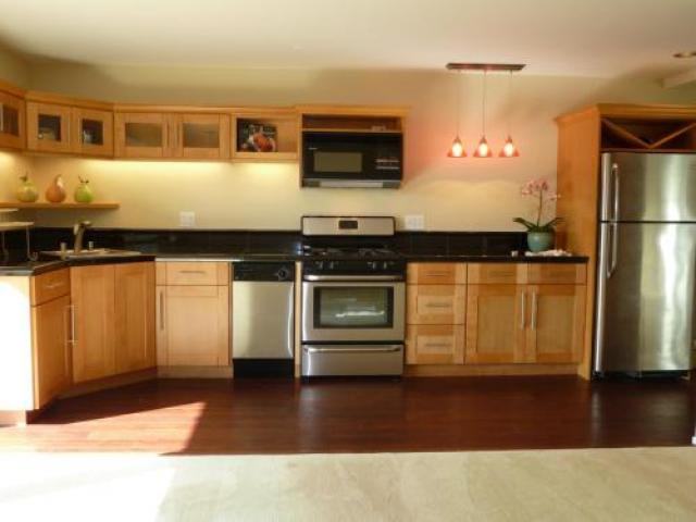 337 Lowell Ave - Photo 2 of 6