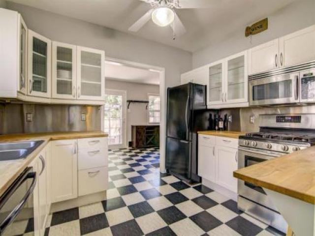 1919 39th St - Photo 2 of 6