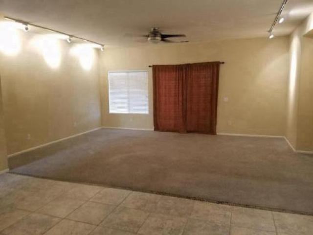 64076 Dolomite Ct - Photo 3 of 6