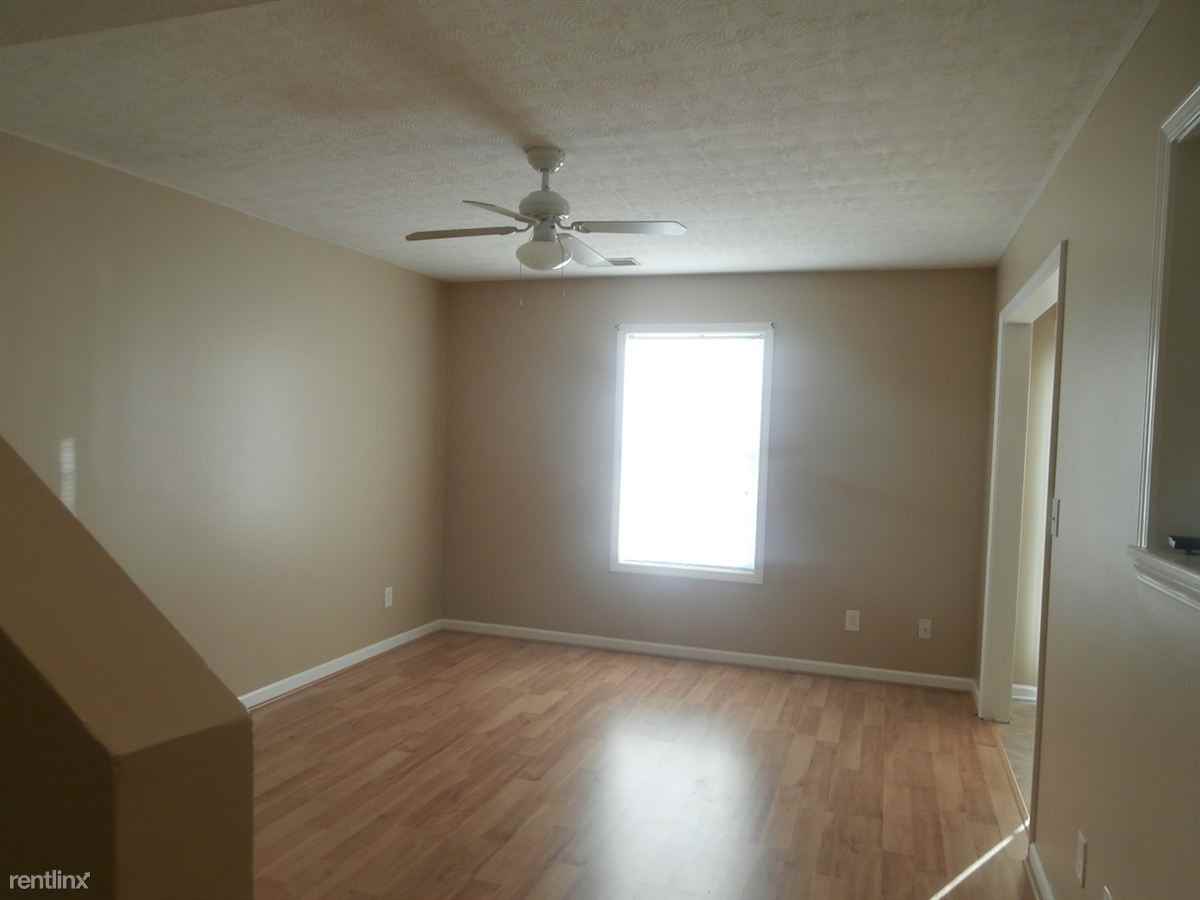 1018A Stonecrest Ct - Photo 3 of 14