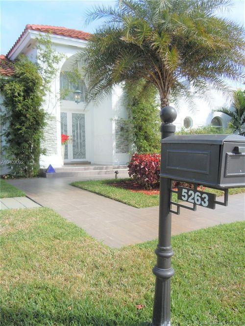 5263 NW 94th Doral Pl
