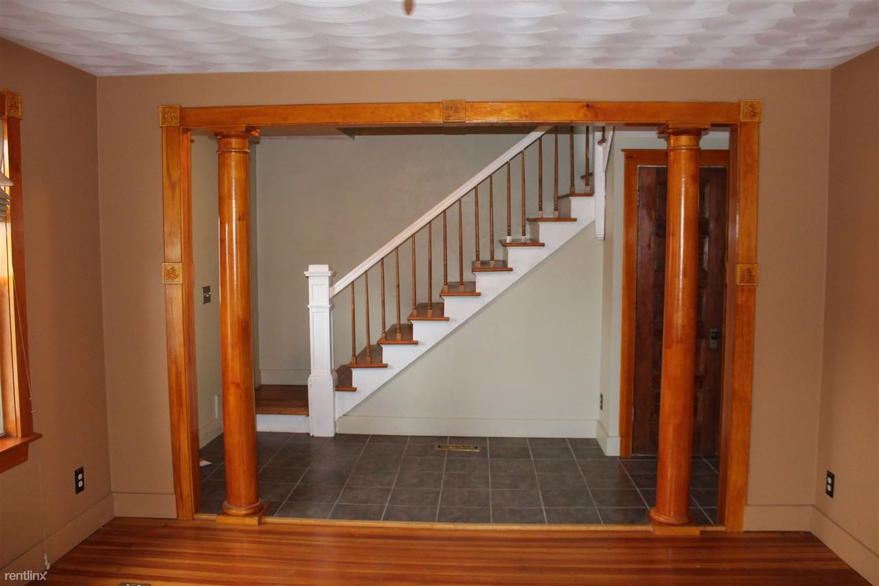 210 High St - Photo 3 of 8