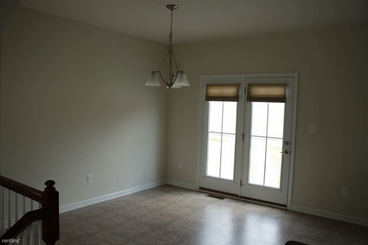 615 Potomac View Parkway - Photo 2 of 26