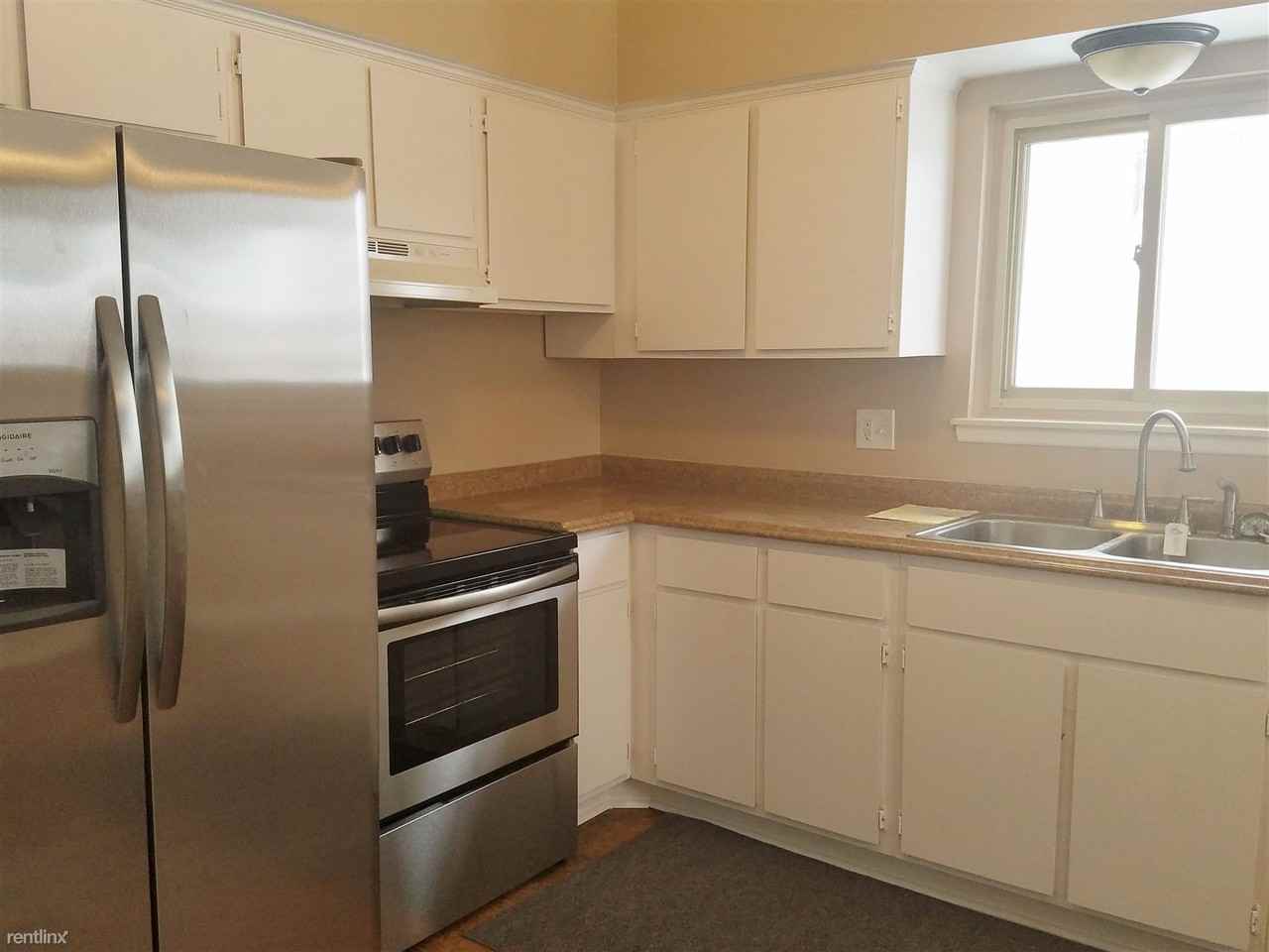 11427 Centralia - Photo 3 of 23