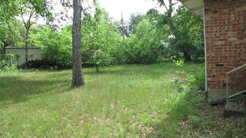 524 Hurstview Dr - Photo 3 of 16