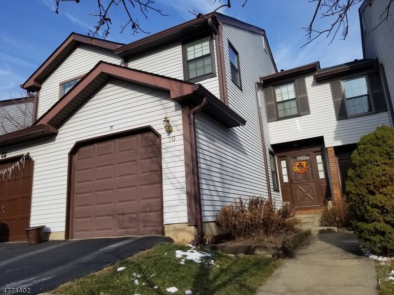 70 Bayberry Dr - Photo 2 of 6