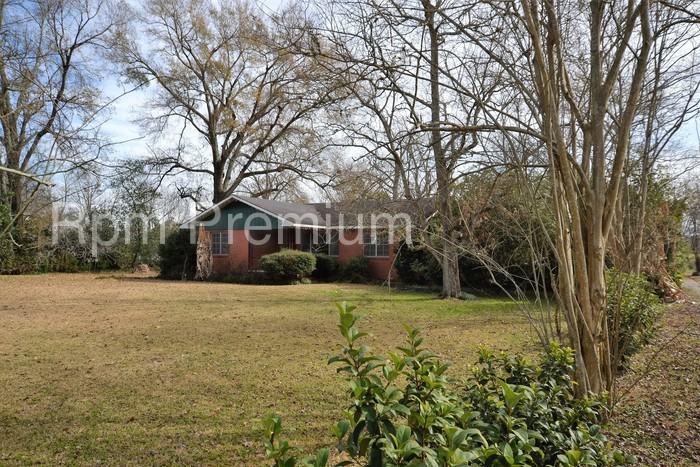 8946 Island Rd - Photo 2 of 40