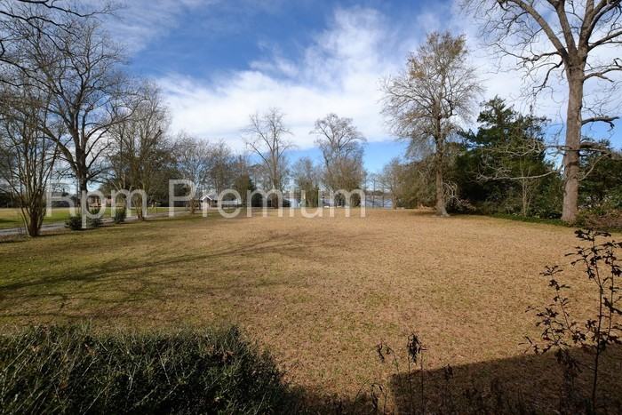 8946 Island Rd - Photo 3 of 40