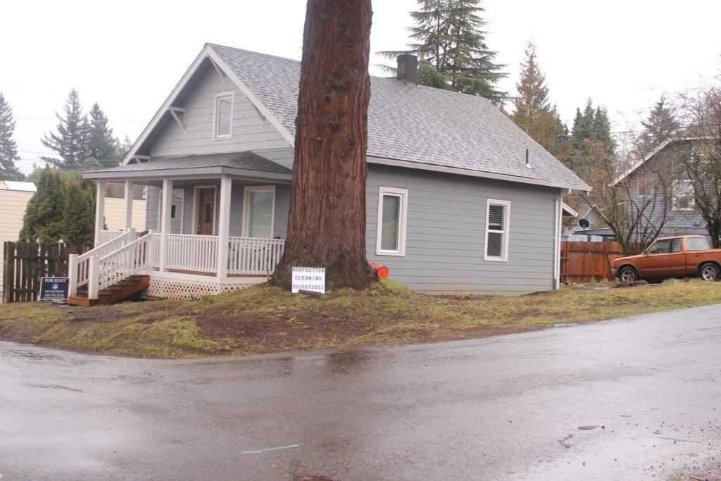 326 Pearl St - Photo 2 of 17