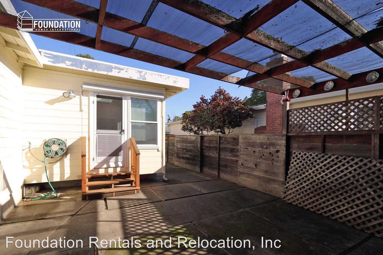 204 Adrian Way - Photo 3 of 16