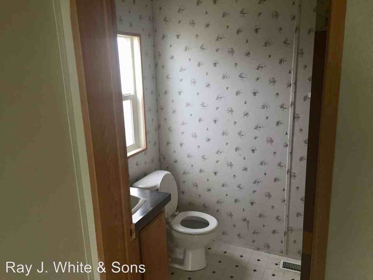 2037 Birch Ave - Photo 2 of 6