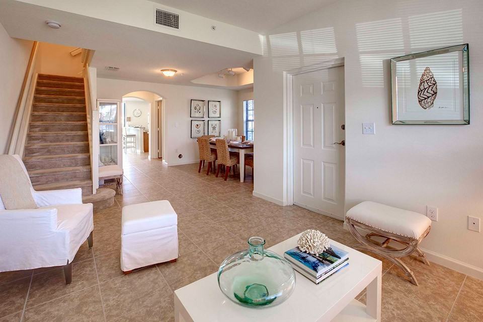 Bell Miramar - Photo 2 of 17