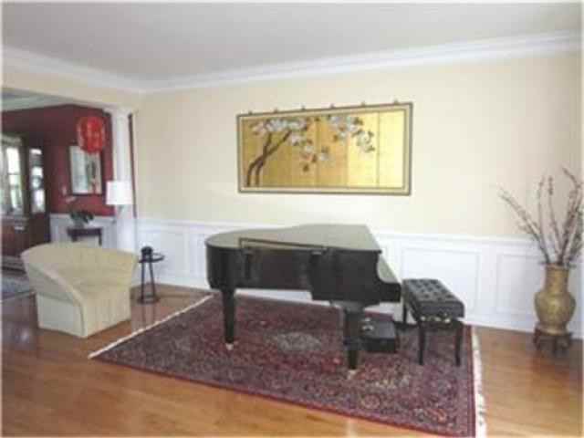 129 Hockessin Dr - Photo 3 of 6