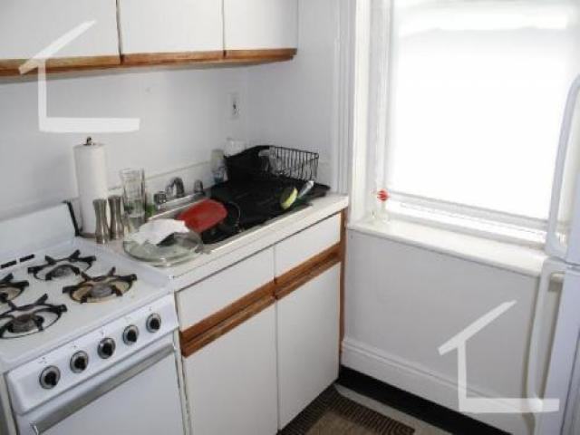134 Warren St - Photo 2 of 5