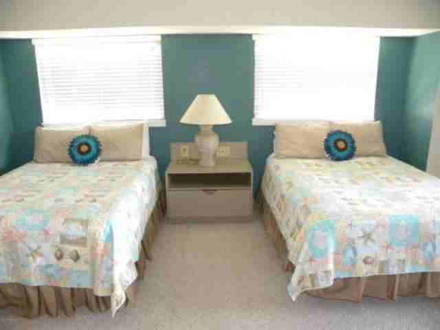 630 Summer Pl - Photo 2 of 5