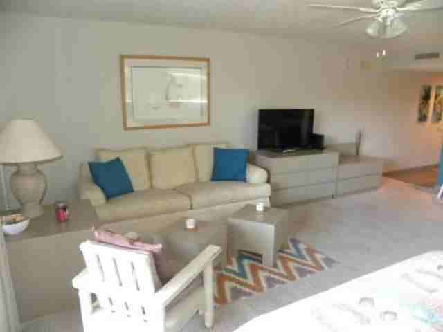 630 Summer Pl - Photo 3 of 5